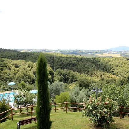Popoltaio-schiacciato Sleeps 4 Pool Air Con